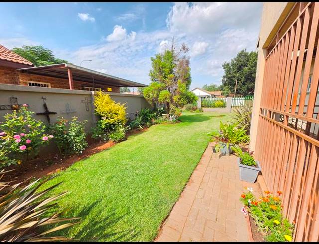 3 BEDROOM HOUSE FOR SALE IN KOOKRUS